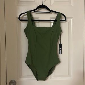 TA3 Squarey swimsuit in Army, size medium, SHORT